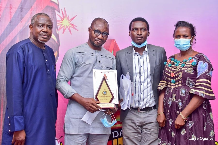 <span  class="uc_style_uc_tiles_grid_image_elementor_uc_items_attribute_title" style="color:#ffffff;">Demola Oyinlola, Thisday’s Bayo Akinloye (winner, Agriculture Reporting), Dayo Ojerinde of The Punch, and Mrs. Ijeoma Popoola of NAN</span>